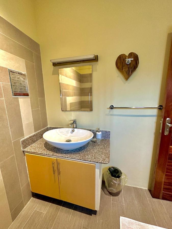 Apartamento Seaside Self Catering Anse Royale Exterior foto