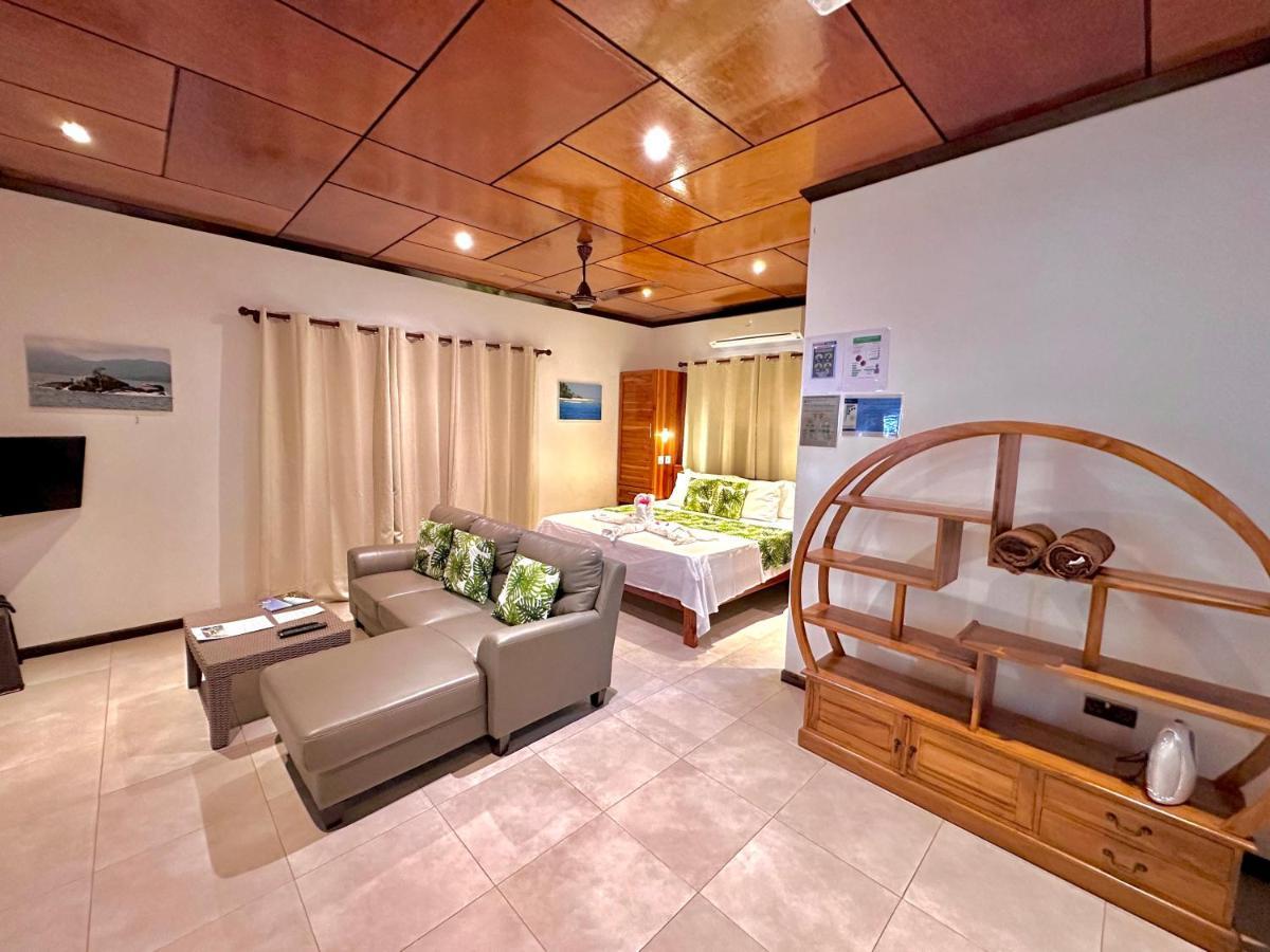 Apartamento Seaside Self Catering Anse Royale Exterior foto