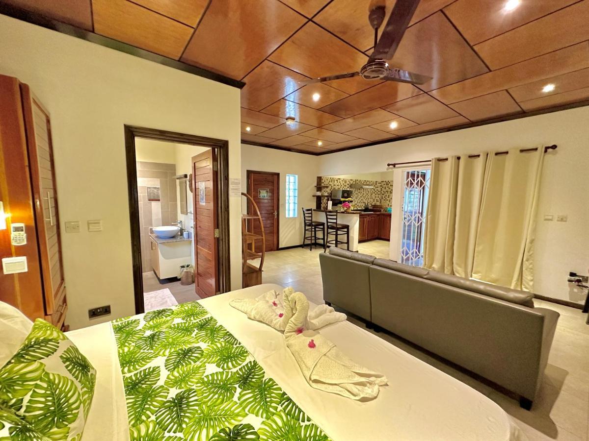 Apartamento Seaside Self Catering Anse Royale Exterior foto