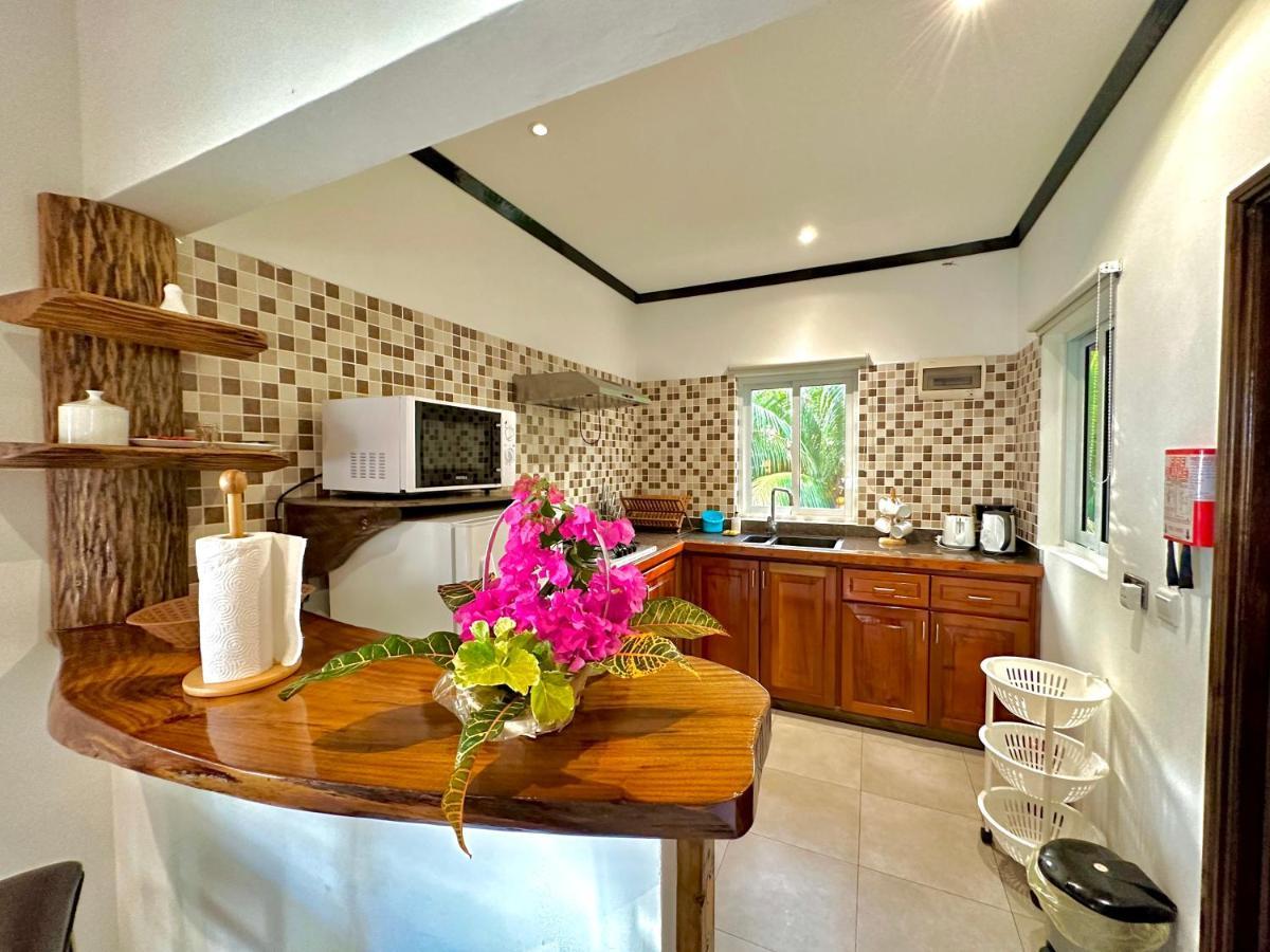 Apartamento Seaside Self Catering Anse Royale Exterior foto